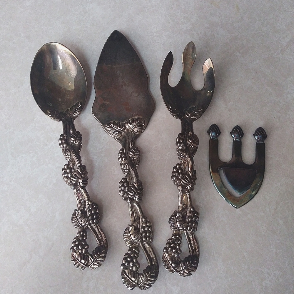 🖤 Silver plated grape vine serving accessories vintage